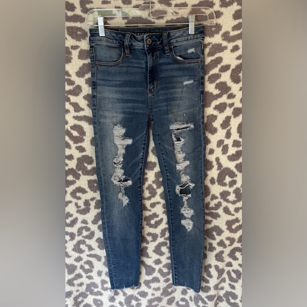 2 for $15! American Eagle distressed jegging - 0